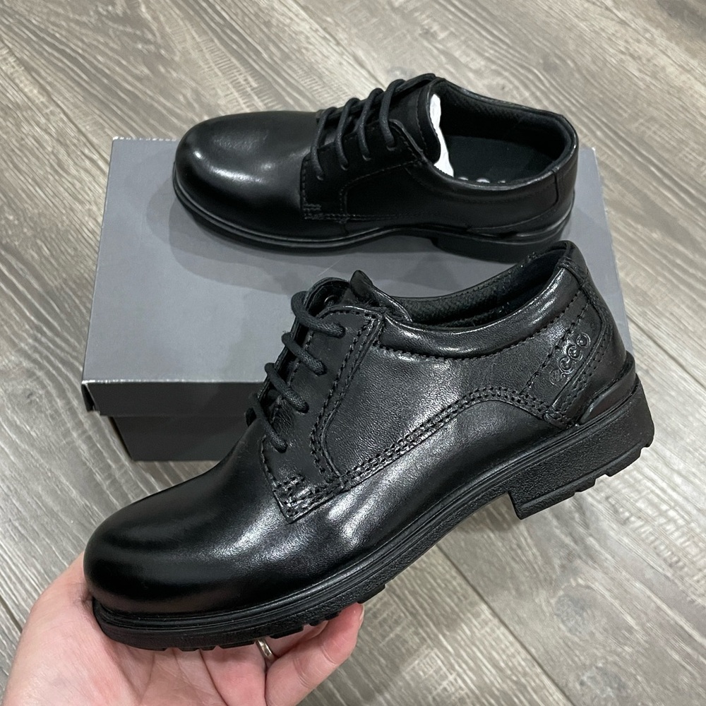 Ecco kids  Black Leather shoes size 28